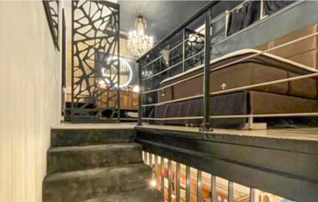 Maison 18e siècle modernisée avec terrasse sur toit à Sommières - Photo 9