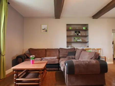 Maison Spacieuse pour Familles avec Cheminée, Jardin et BBQ – Animaux Acceptés, Option Ménage - Photo 3