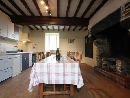 Maison Spacieuse pour Familles avec Cheminée, Jardin et BBQ – Animaux Acceptés, Option Ménage - Photo 6