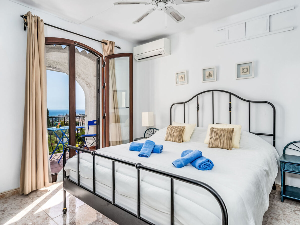 Maison Naranjos à Nerja, 2 chambres, jardin privé - Photo 4
