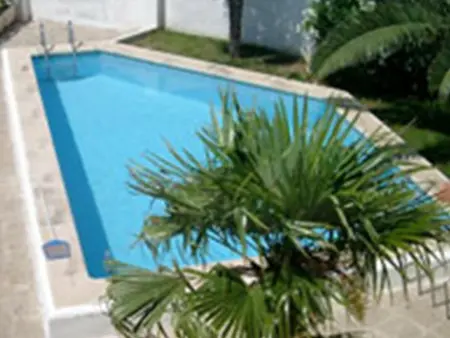 Location maison à Roses, Maison au Canal avec Piscine, Terrasse, Jardin et Amarrage à Roses