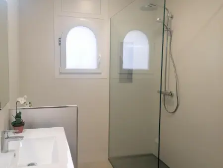 Villa Canal avec piscine privée et amarrage à Roses : photo 19