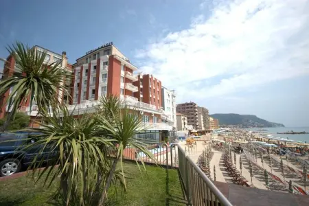 Location appartement à Pietra Ligure, Directement sur la plage : Résidence Stella Maris à Pietra Ligure