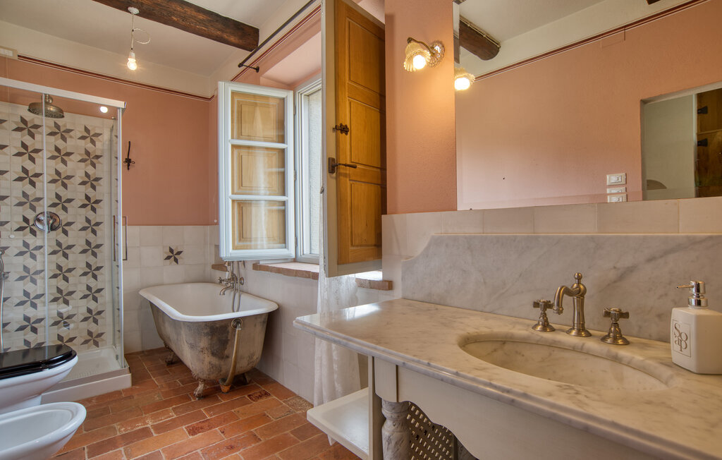 Maison 550 m² vue panoramique, piscine et jardin à Cortona - Photo 39