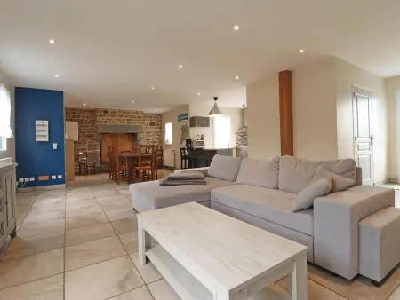 Maison rénovée avec jardin clos, 3 chambres, recharge EV gratuite, proche Suisse Normande - Photo 1