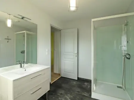 Maison rénovée avec jardin clos, 3 chambres, recharge EV gratuite, proche Suisse Normande - Photo 6