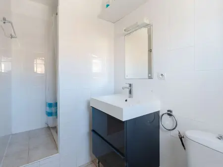 Pavillon Confortable avec Piscine, Terrasse et Parking Privé - Photo 8
