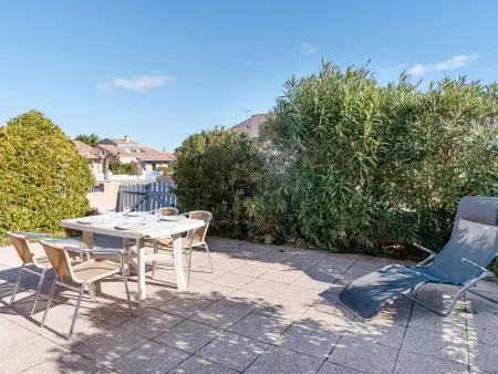 Pavillon Confortable avec Piscine, Terrasse et Parking Privé - Photo 11