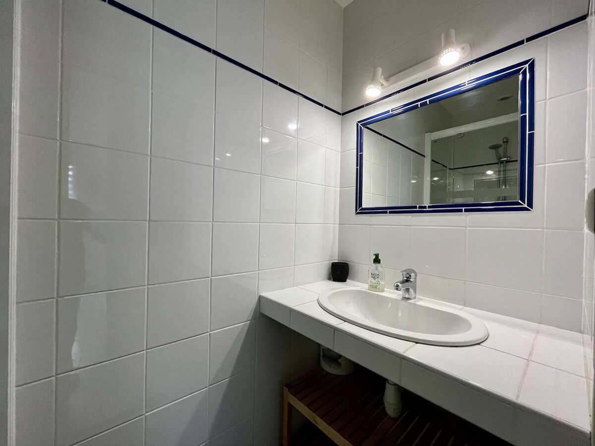 Maison 3 pièces centre-bourg, plage à proximité - Photo 9