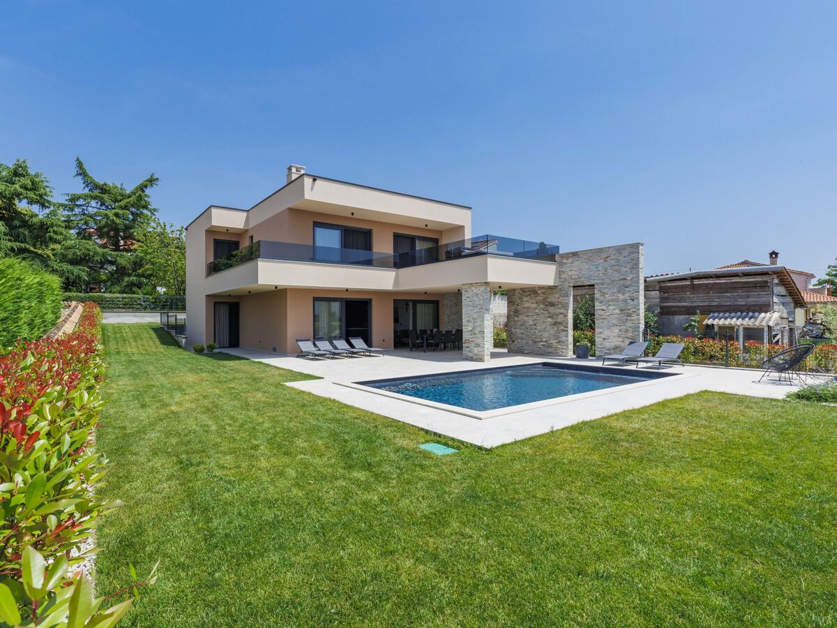 Villa Prudensia, 8 pers., piscine chauffée à Kaštelir - Photo 1