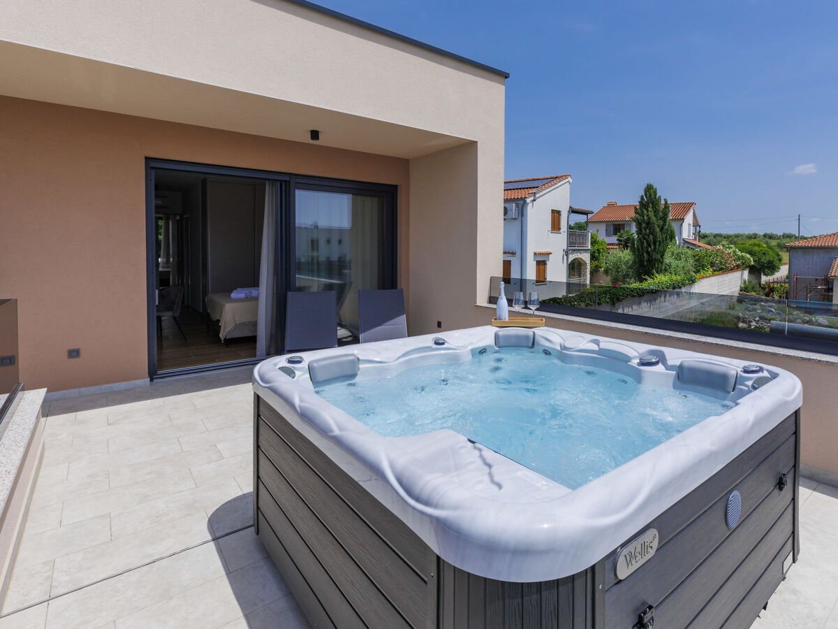 Villa Prudensia, 8 pers., piscine chauffée à Kaštelir - Photo 3