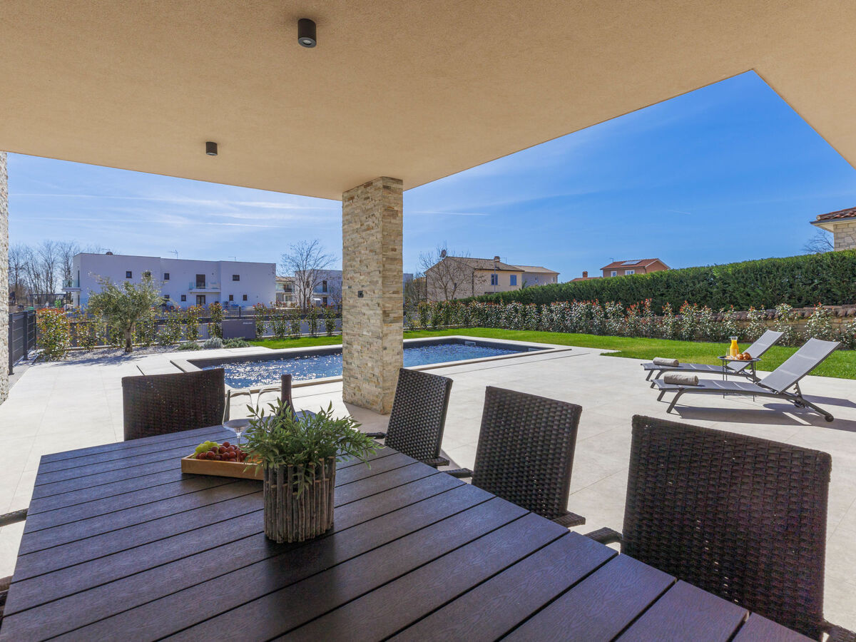 Villa Prudensia, 8 pers., piscine chauffée à Kaštelir - Photo 15