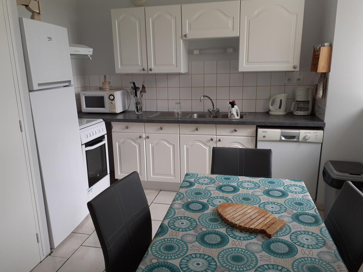 Presbytère avec jardin clos et barbecue à Saint-Jacques-de-Néhou - Photo 3