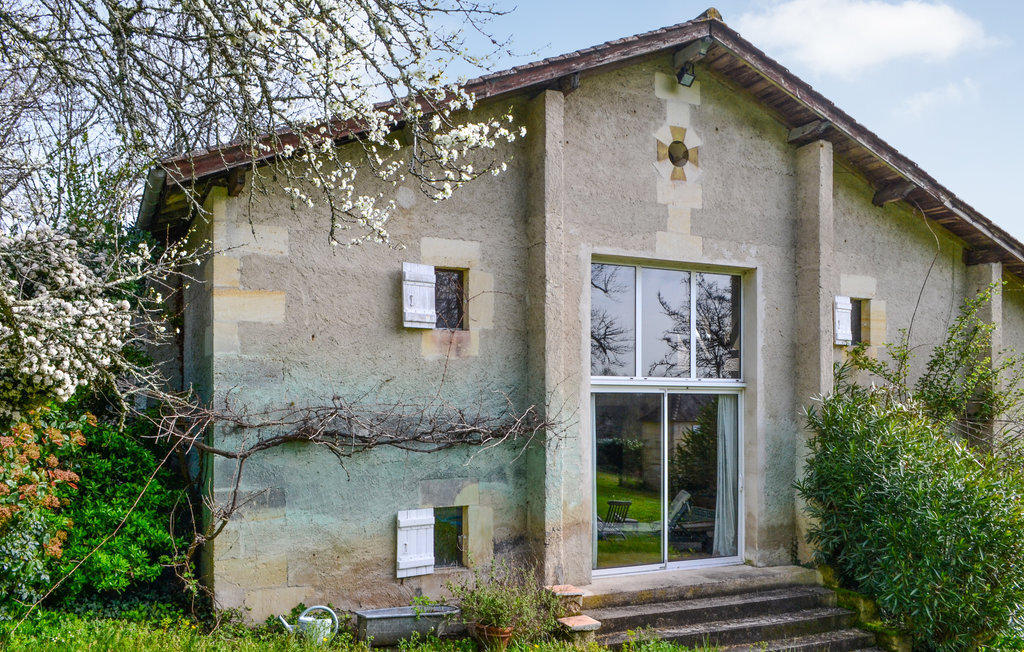 Maison 3 chambres avec jardin de 300 m² à Coutras - Photo 1