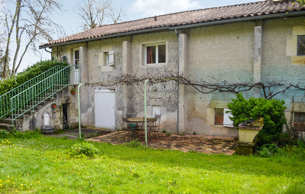 Maison 3 chambres avec jardin de 300 m² à Coutras - Photo 10