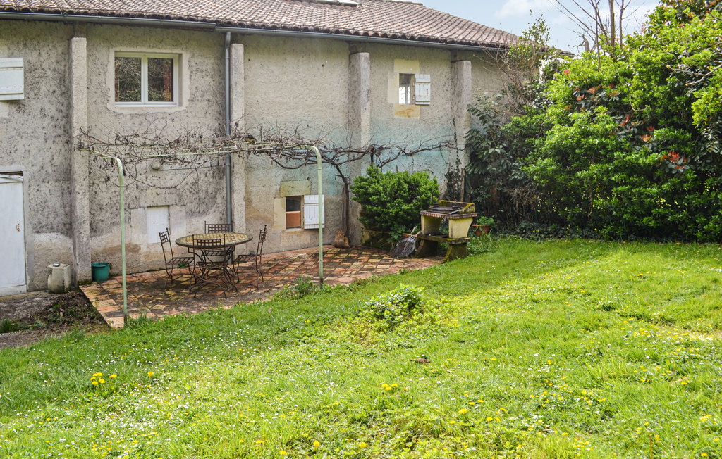 Maison 3 chambres avec jardin de 300 m² à Coutras - Photo 11
