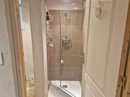 La Grande Pinède : maison avec piscine chauffée à Faucon : photo 30