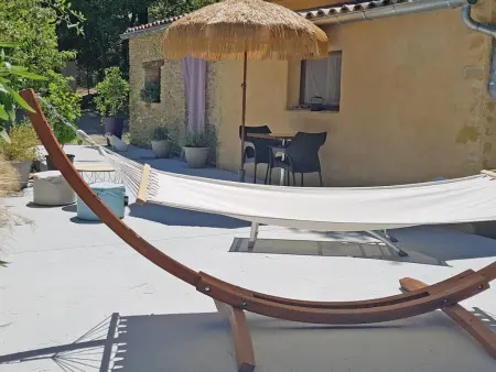 La Grande Pinède : maison avec piscine chauffée à Faucon : photo 36
