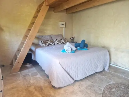 La Grande Pinède : maison avec piscine chauffée à Faucon : photo 48