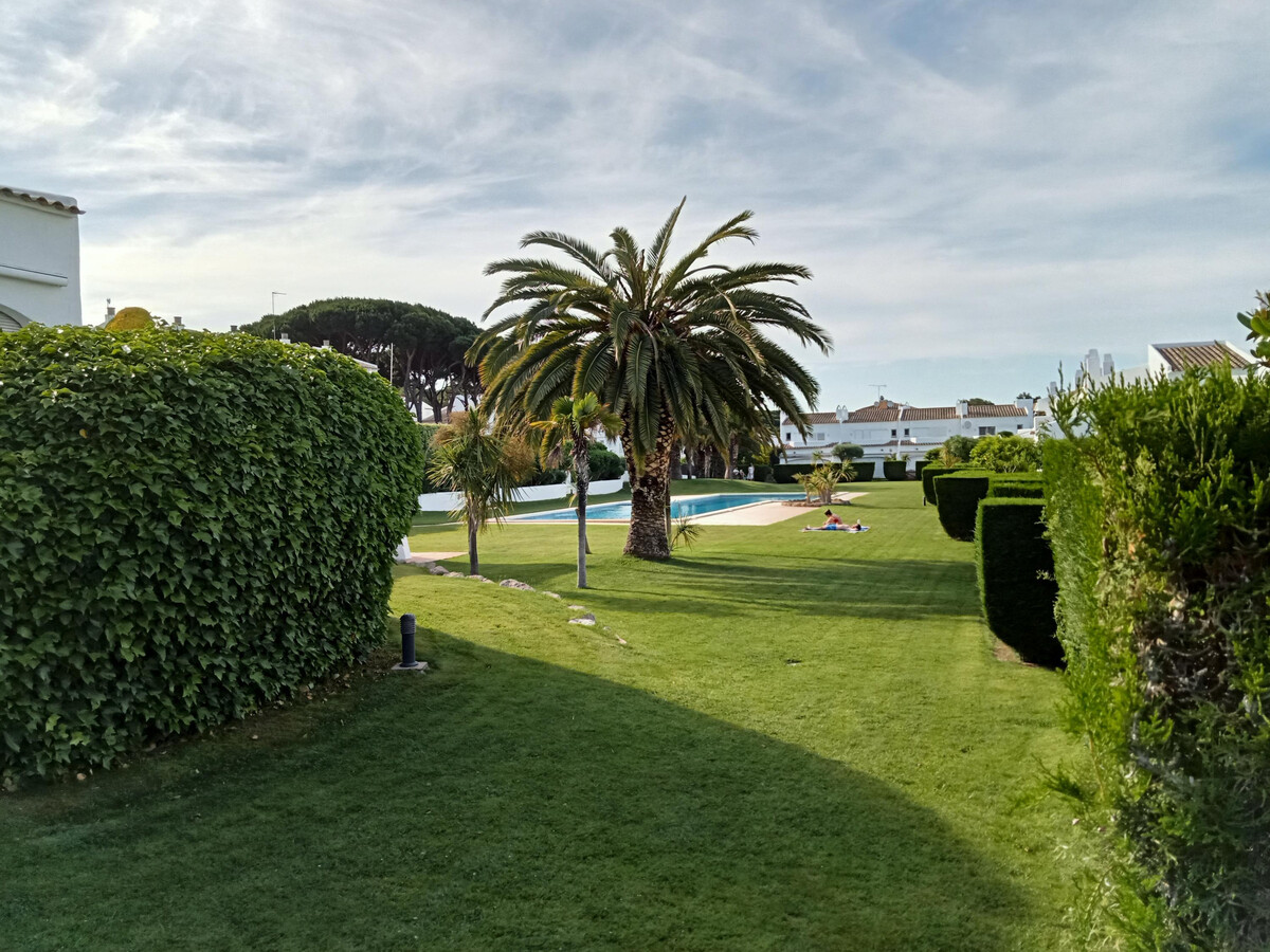 Maison à Pals avec Jardin Privé, Piscine Communautaire et WIFI, à 1,5 km de la Plage - Photo 2