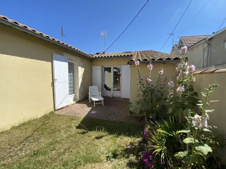 Location maison à Fouras, Charmante maisonnette, proche mer, équipée, 3 chambres, terrasse