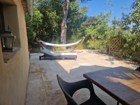 La Petite Pinède, maison avec piscine chauffée à Faucon : photo 12