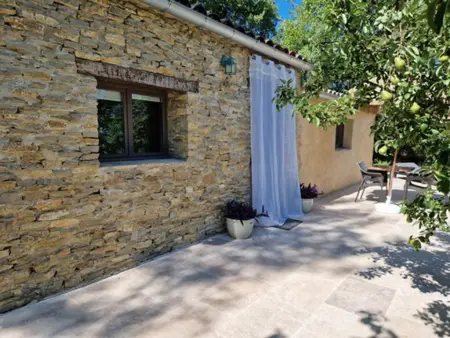 La Petite Pinède, maison avec piscine chauffée à Faucon : photo 14