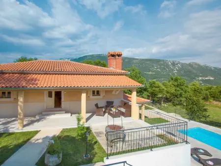 Villa Palachina Antishova – Maison 7 pers. piscine privée