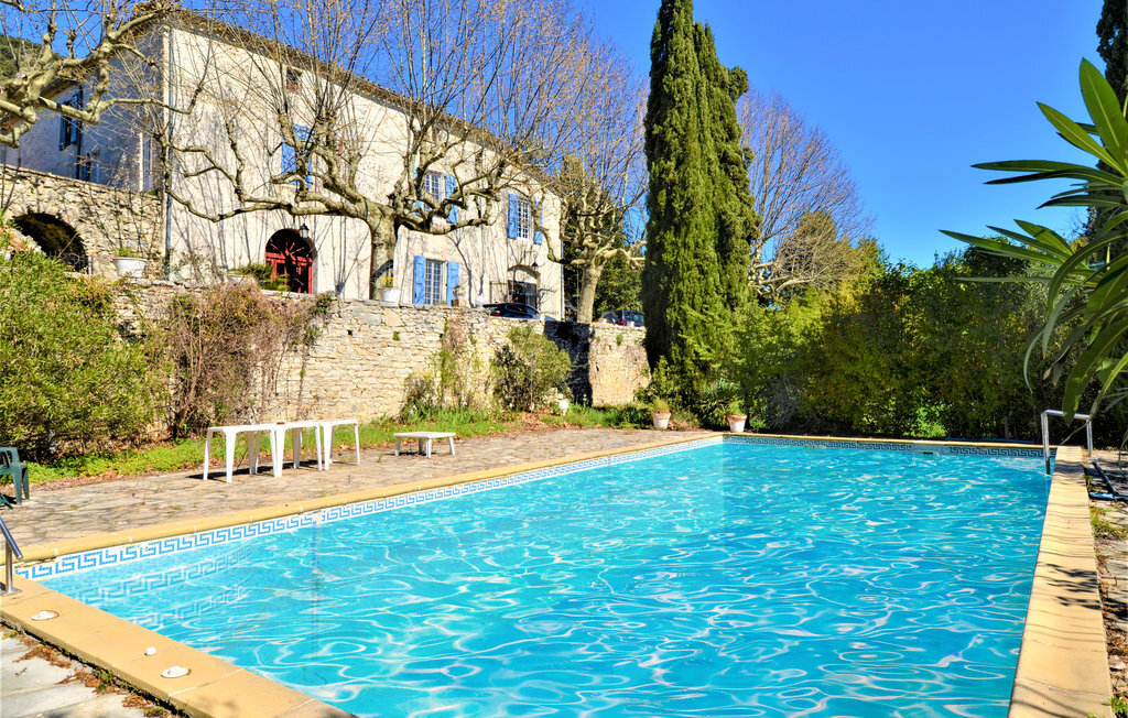 Maison du 16e siècle avec piscine à St-Hippolyte-du-Fort - Photo 1