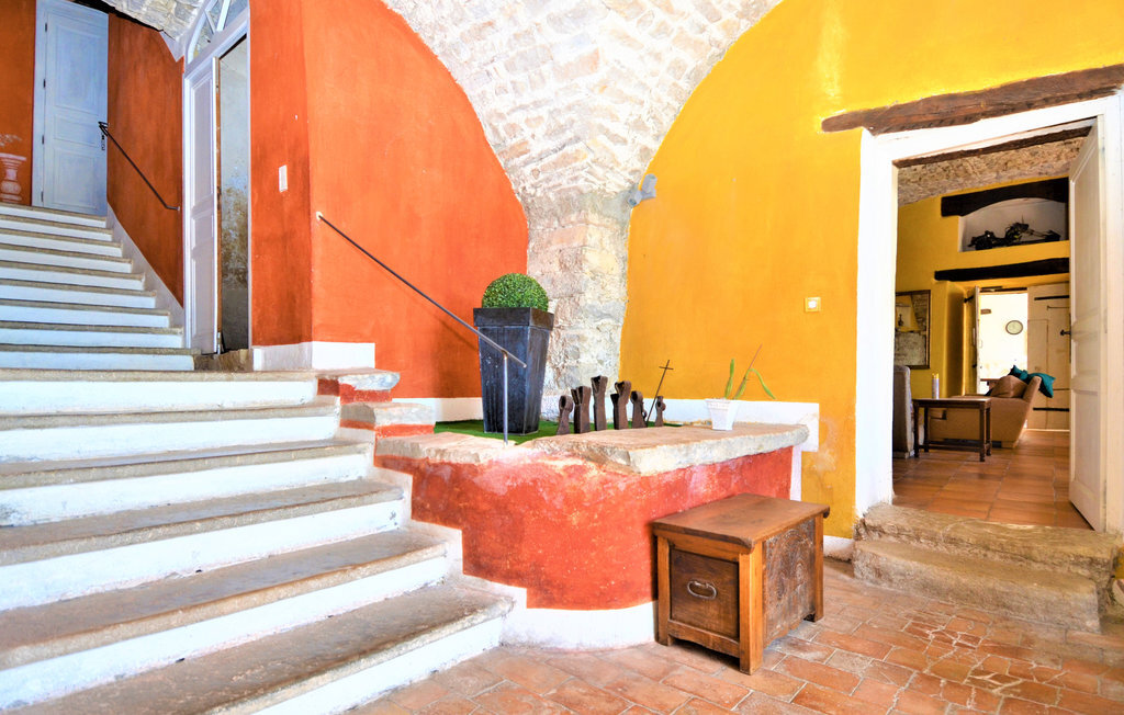 Maison du 16e siècle avec piscine à St-Hippolyte-du-Fort - Photo 8