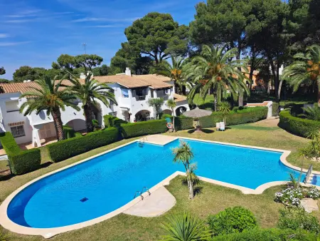 Location maison à Pals, Maison Charmante avec Jardin Privé et Piscine Commune, Golf et Plage à Proximité