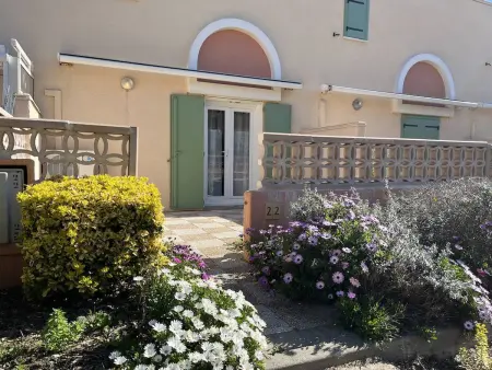 Location maison à Gruissan, Maison Climatisée à 2 Pas de la Plage avec Piscine et Parking Privé, 6 Couchages - Gruissan