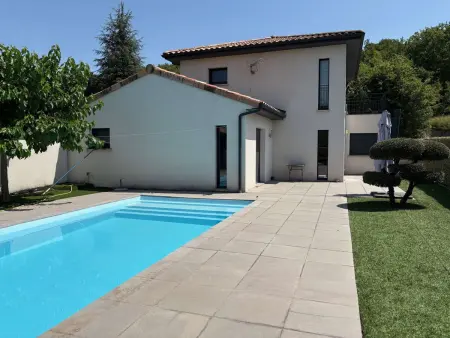 Location maison à Ruoms, Villa climatisée 3 chambres avec piscine privée, proche centre-ville de Ruoms