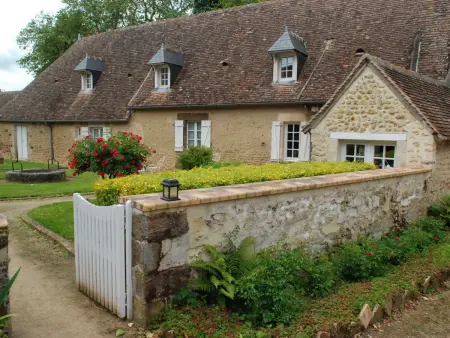 Gîte 6 chambres piscine chauffée et tennis à Maresché - Photo 5