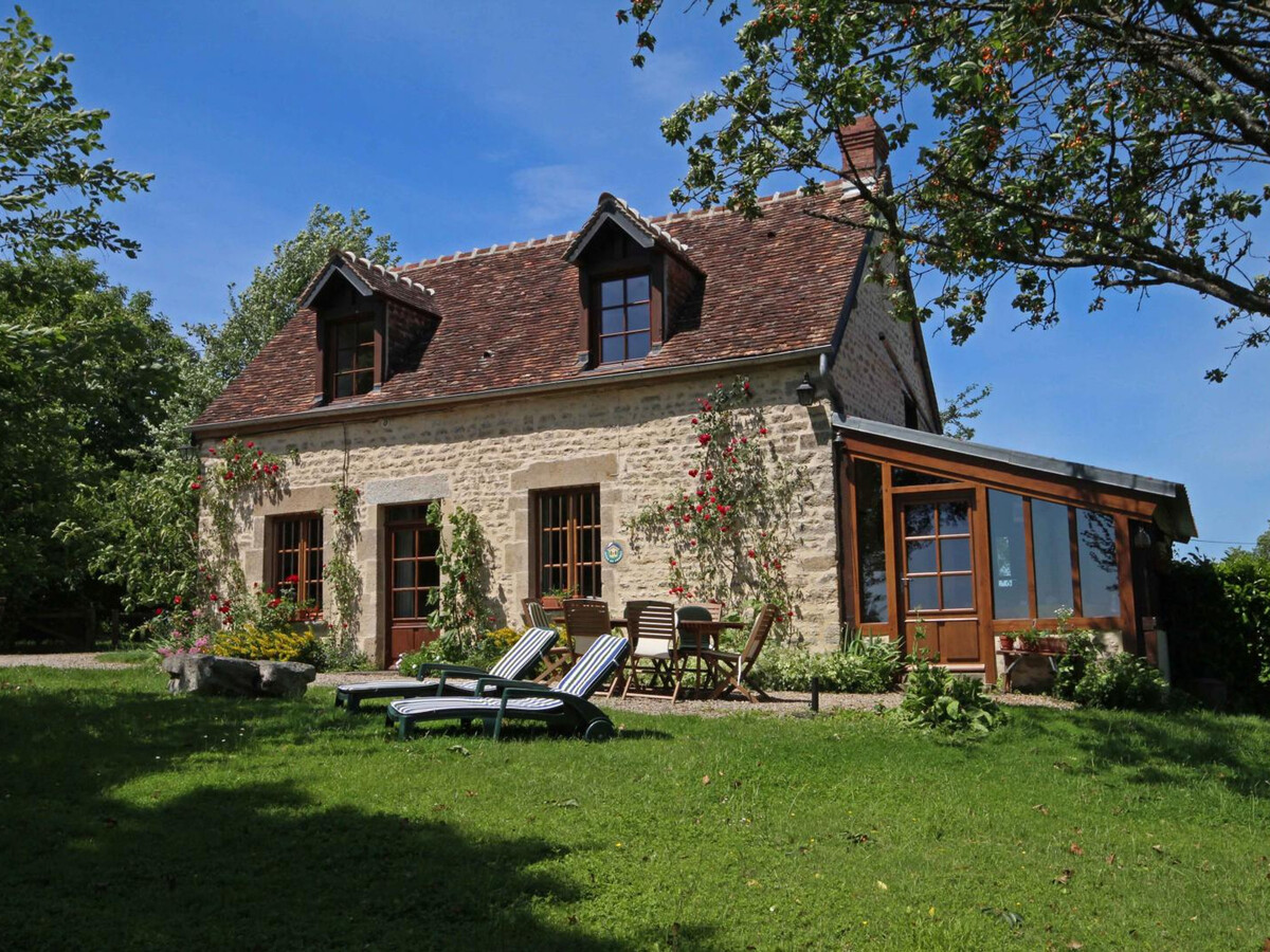 Gîte XVIIIe siècle à Marmouillé, vue sur vallée - Photo 1