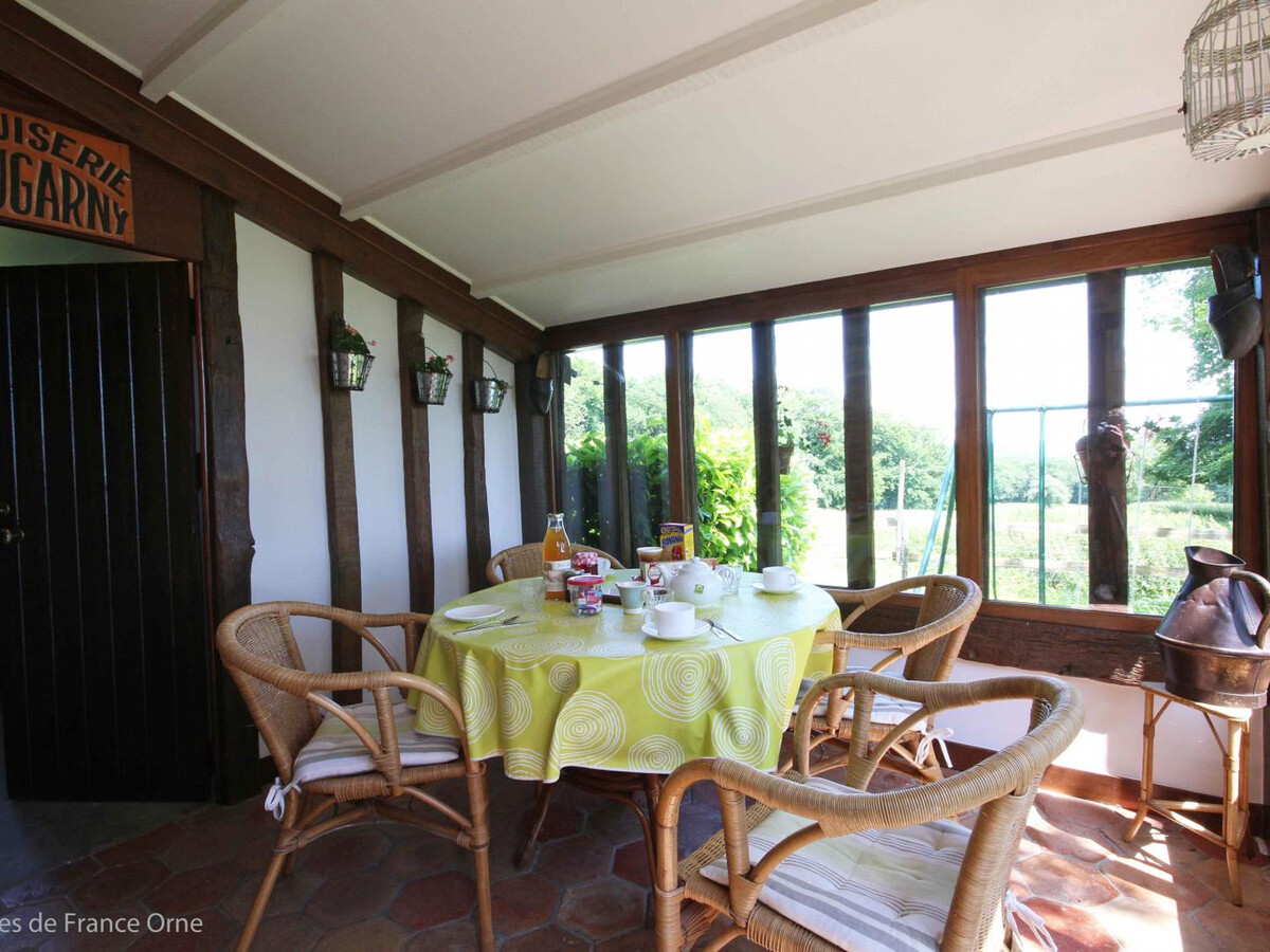 Gîte XVIIIe siècle à Marmouillé, vue sur vallée - Photo 3