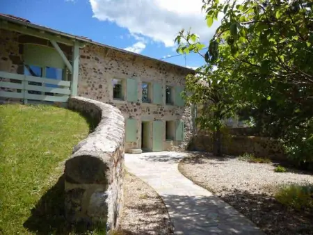 Gite familial 7 personnes avec cour de 600 m² : photo 2