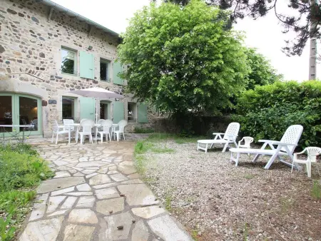 Gite familial 7 personnes avec cour de 600 m² : photo 13