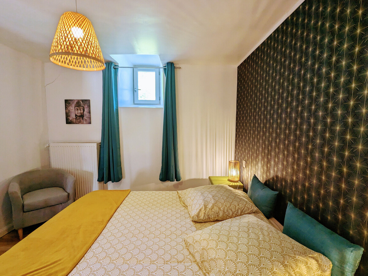 Gîte en pierre du 11e siècle avec étang de pêche privé - Photo 4