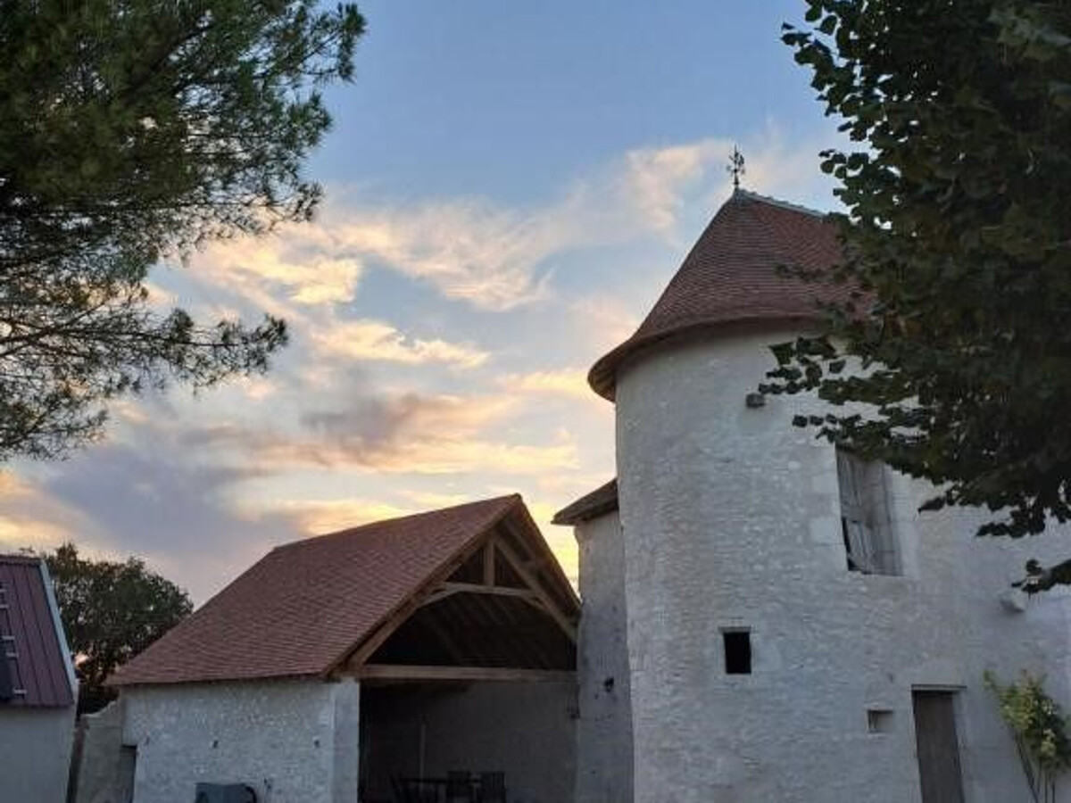 Gîte en pierre du 11e siècle avec étang de pêche privé - Photo 8