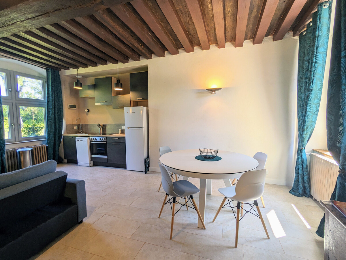 Gîte en pierre du 11e siècle avec étang de pêche privé - Photo 11