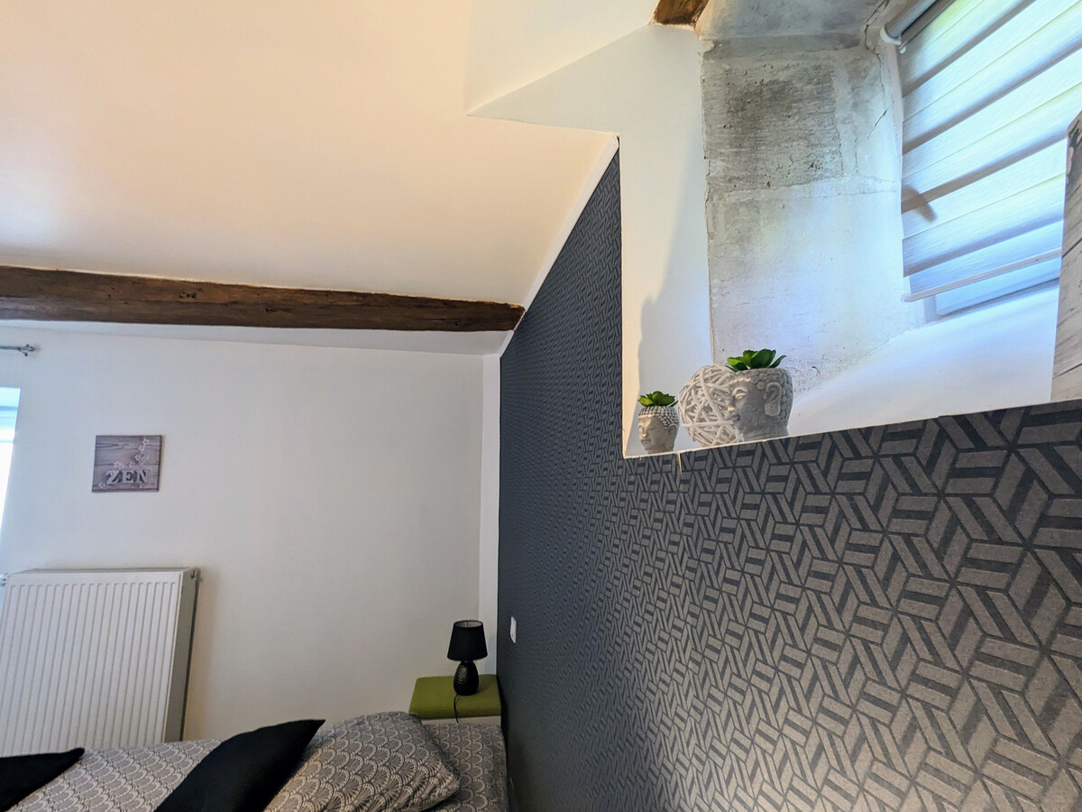 Gîte en pierre du 11e siècle avec étang de pêche privé - Photo 14