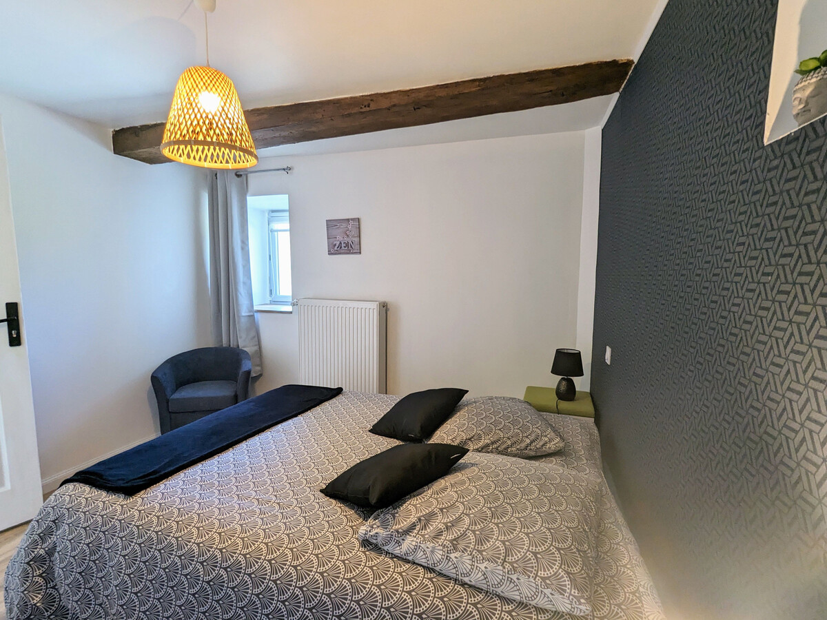 Gîte en pierre du 11e siècle avec étang de pêche privé - Photo 15