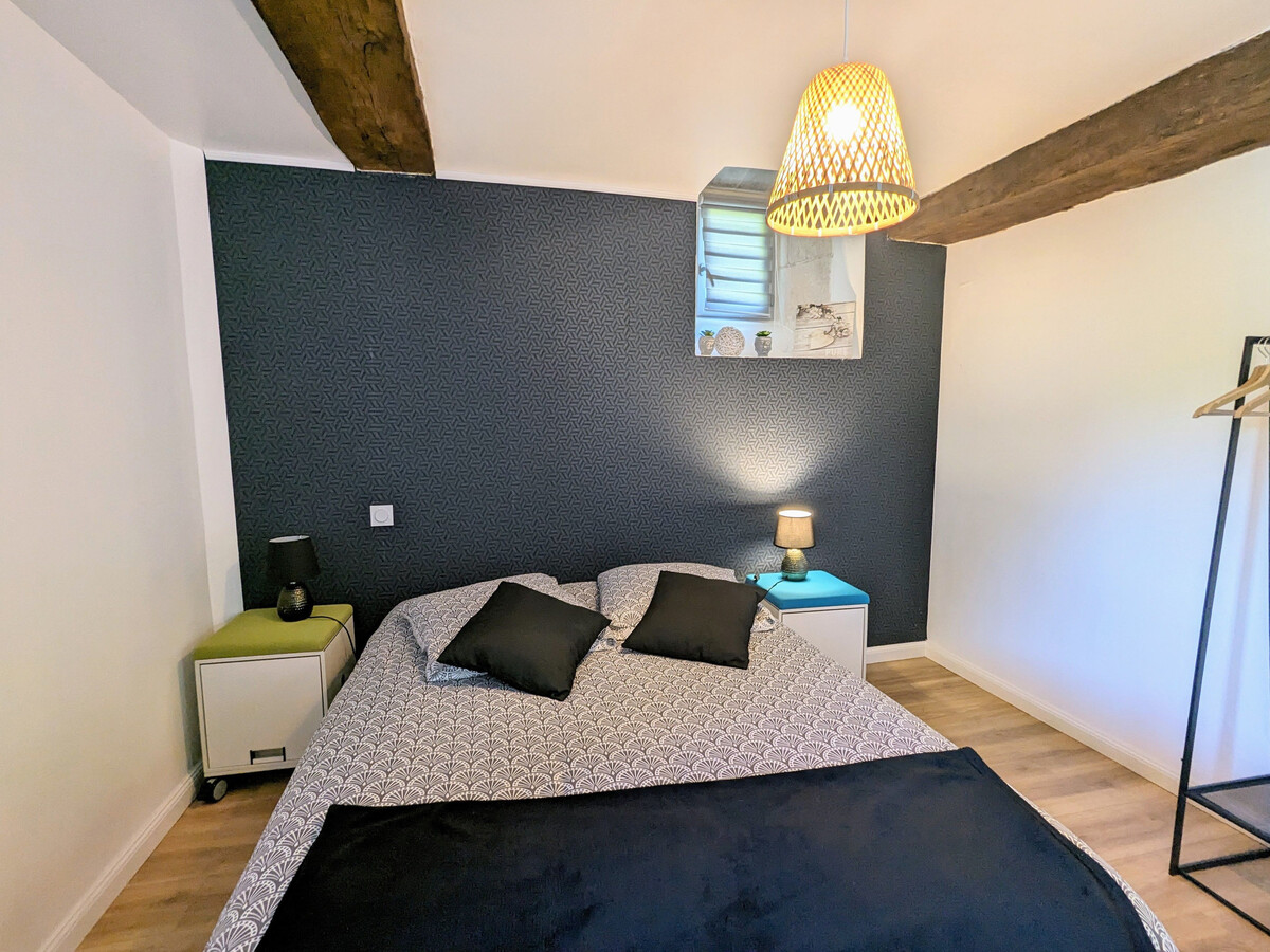Gîte en pierre du 11e siècle avec étang de pêche privé - Photo 16