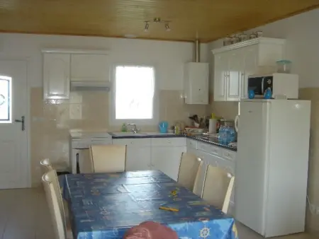 Maison plain-pied 60 m² avec jardin clos, 2 km de la plage - Photo 3