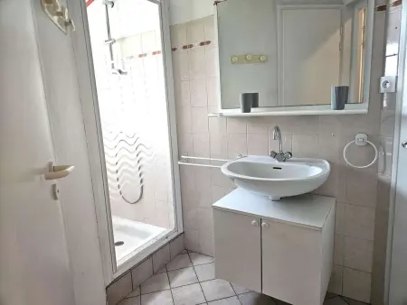 Maison 3 pièces avec mezzanine, 6 couchages, à 5 km de la plage - calme et tout confort, parking inclus - Photo 14