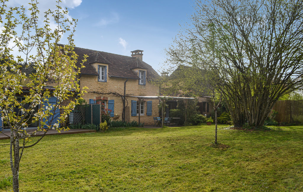 Maison en pierre avec jardin de 2000 m² à Saint Leon sur Vezere - Photo 7