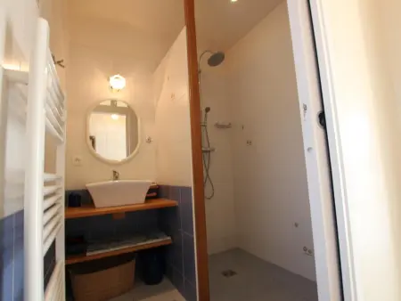 Gîte en pierre à 1,5 km de la mer, sauna inclus : photo 9