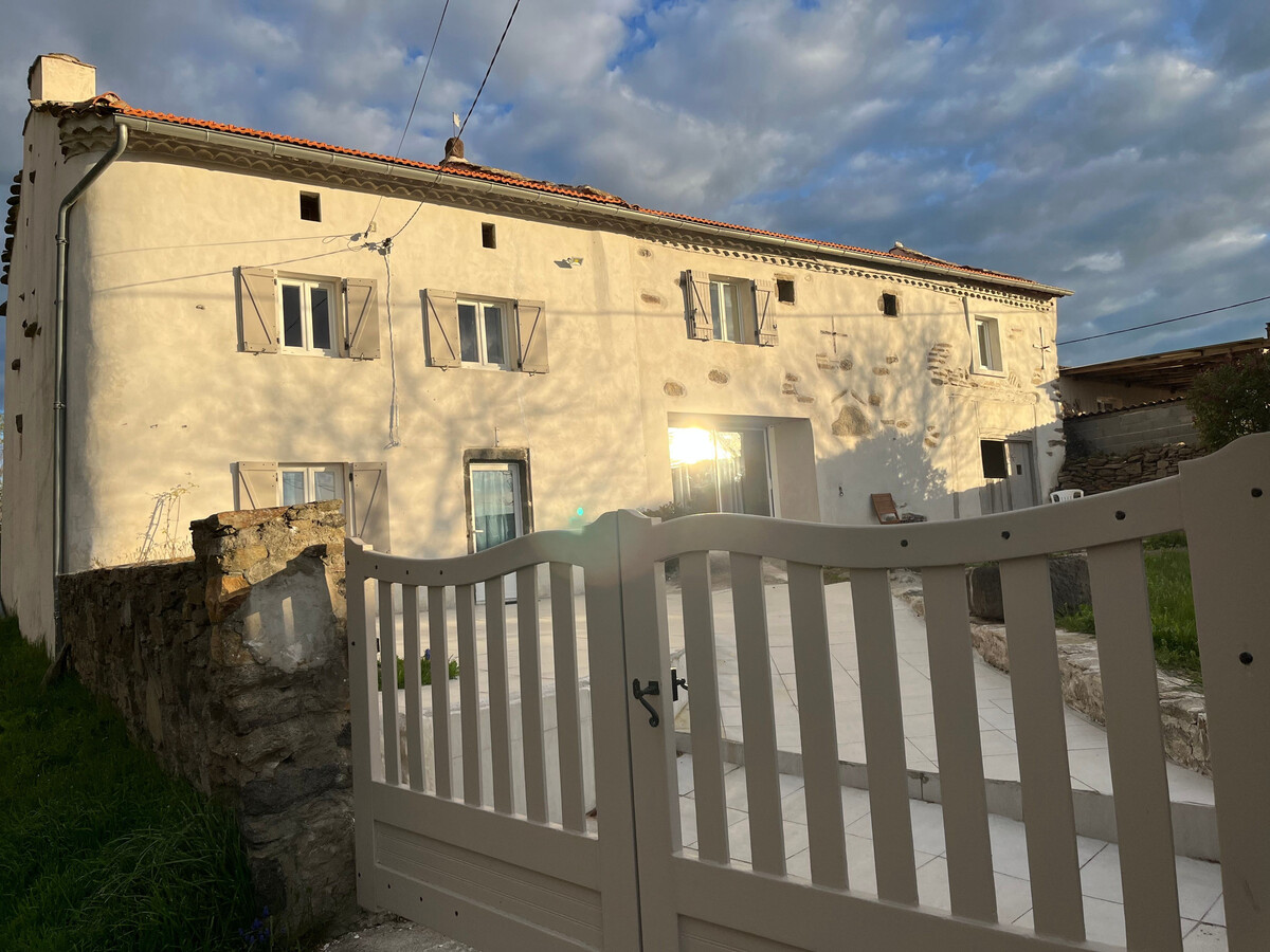 Gîte fermier rénové 6 pers. à Autrac, terrasse et poêle - Photo 3