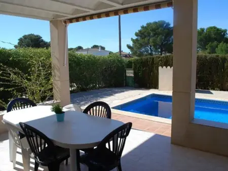 Location villa à L'Ametlla de Mar, Villa avec Piscine près de la Mer – 4 Ch, 2 Sdb, BBQ, Jardin, Près du Port et Plages